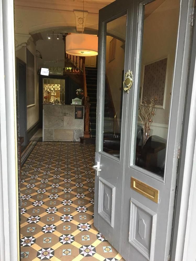 Leaside Hotel Лутън Екстериор снимка